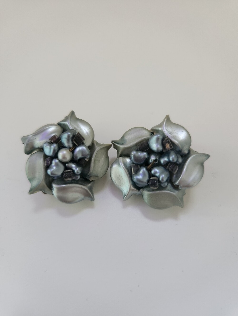 Vintage Hong Kong Blue Silver Floral Clip On Earrings Pearl Bead Cluster